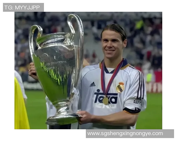 学霸足球明星盘点：那些在球场与学业上双双出色的传奇人物